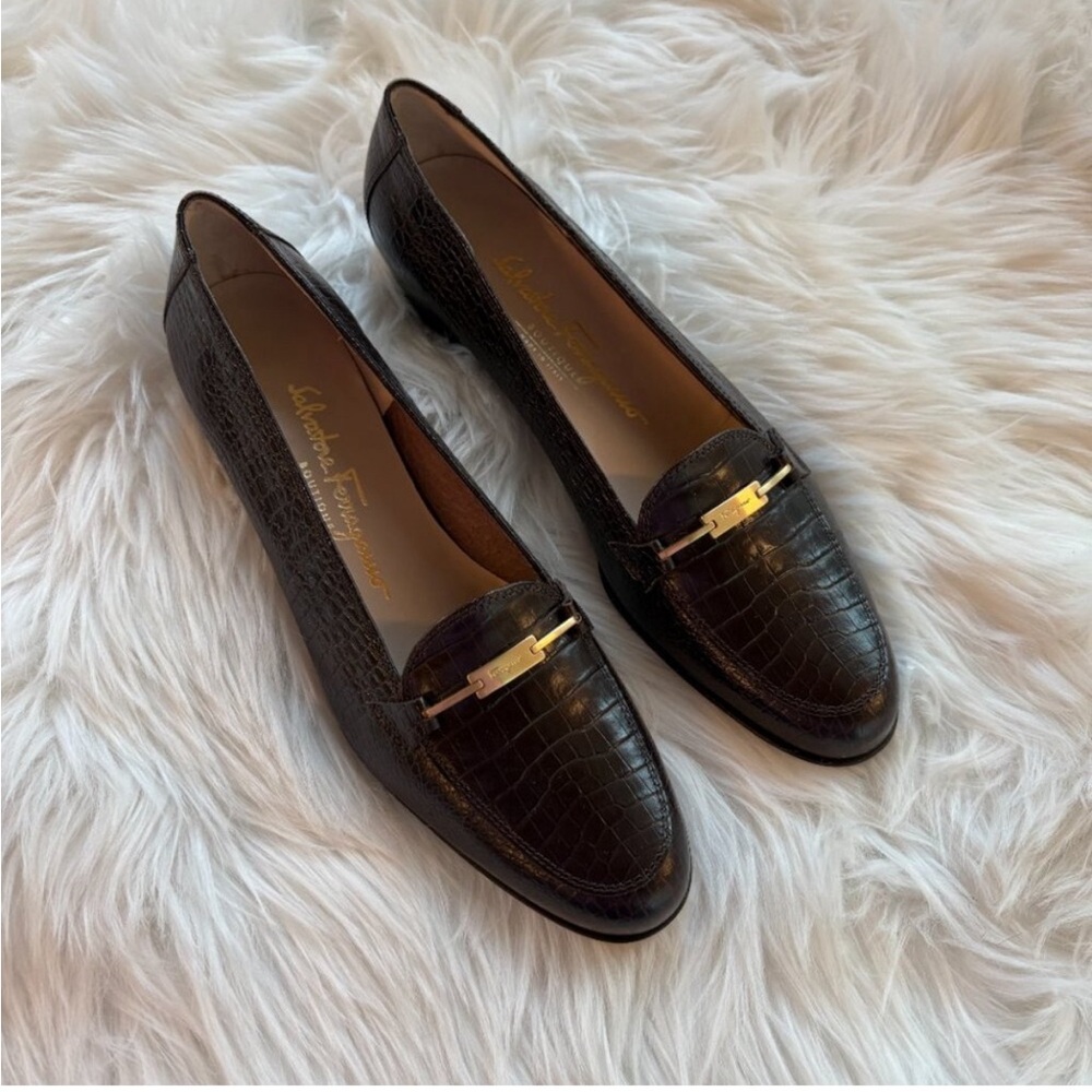 Salvatore Ferragamo Brown Alligator print
Loafers Size 8.5